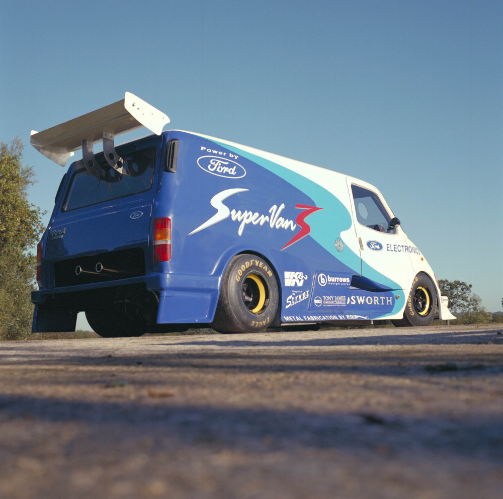 Ford Transit Supervan 3